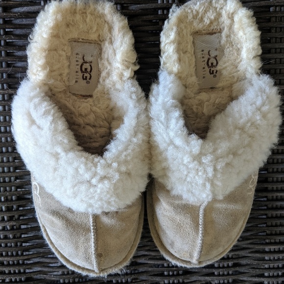 🔥 Ugg Slippers - Picture 6 of 8